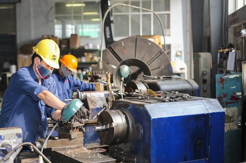 Launching 32 key industrial products and equipment of Hanoi Launching 32 key industrial products and equipment of Hanoi