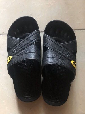 Cleanroom electrostatic slippers 